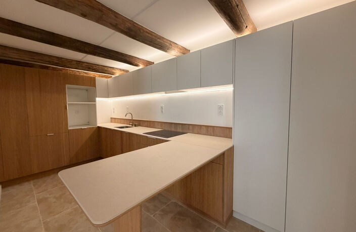 NIMES VAUBAN/CROIX DE FER Magnifique maison rénovée de 165m2 — photo 4