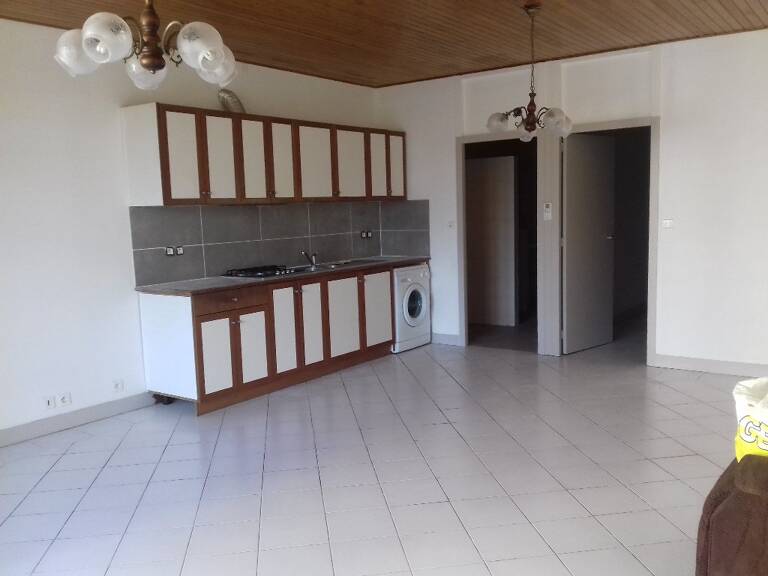 T2 avec garage en plein centre de Lamarque — photo 1