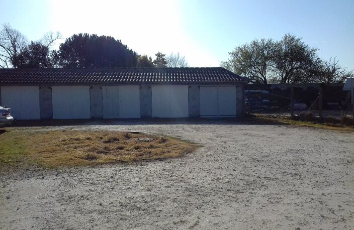 T2 avec garage en plein centre de Lamarque — photo 3
