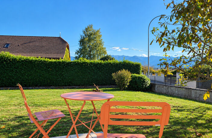 Maison traditionnelle avec vue sur les Pyrénées  -  Jardin - Sous-sol - Combles aménageables — photo 2