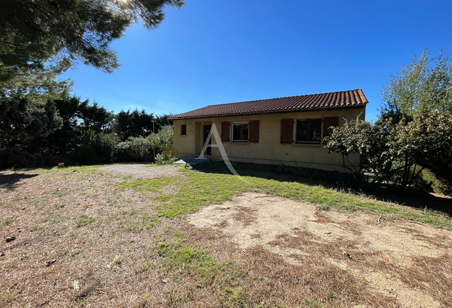 Villa avec sous sol complet — photo 1
