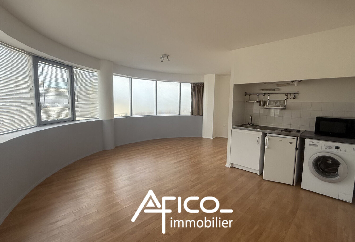 Appartement T1 - 26.62 m² - TOURS — photo 1