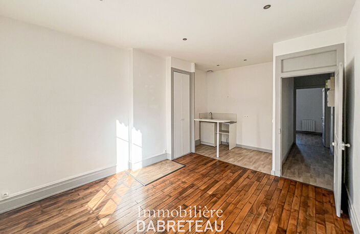 T2 SECTEUR VILLEURBANNE GRATTE-CIEL — photo 2