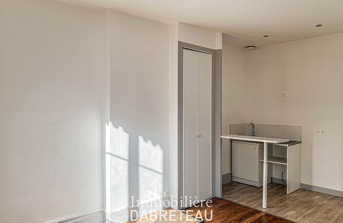T2 SECTEUR VILLEURBANNE GRATTE-CIEL — photo 4