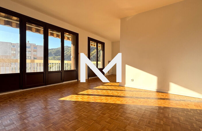 GRAND t4 EN ETAGE ELEVE — photo 3