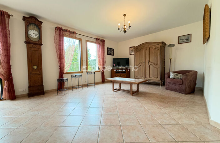 APPARTEMENT T5 - 112M² - 2 CHAMBRES - REZ DE JARDIN - GARAGE - PLACE DE STATIONNEMENT - CAVE — photo 4