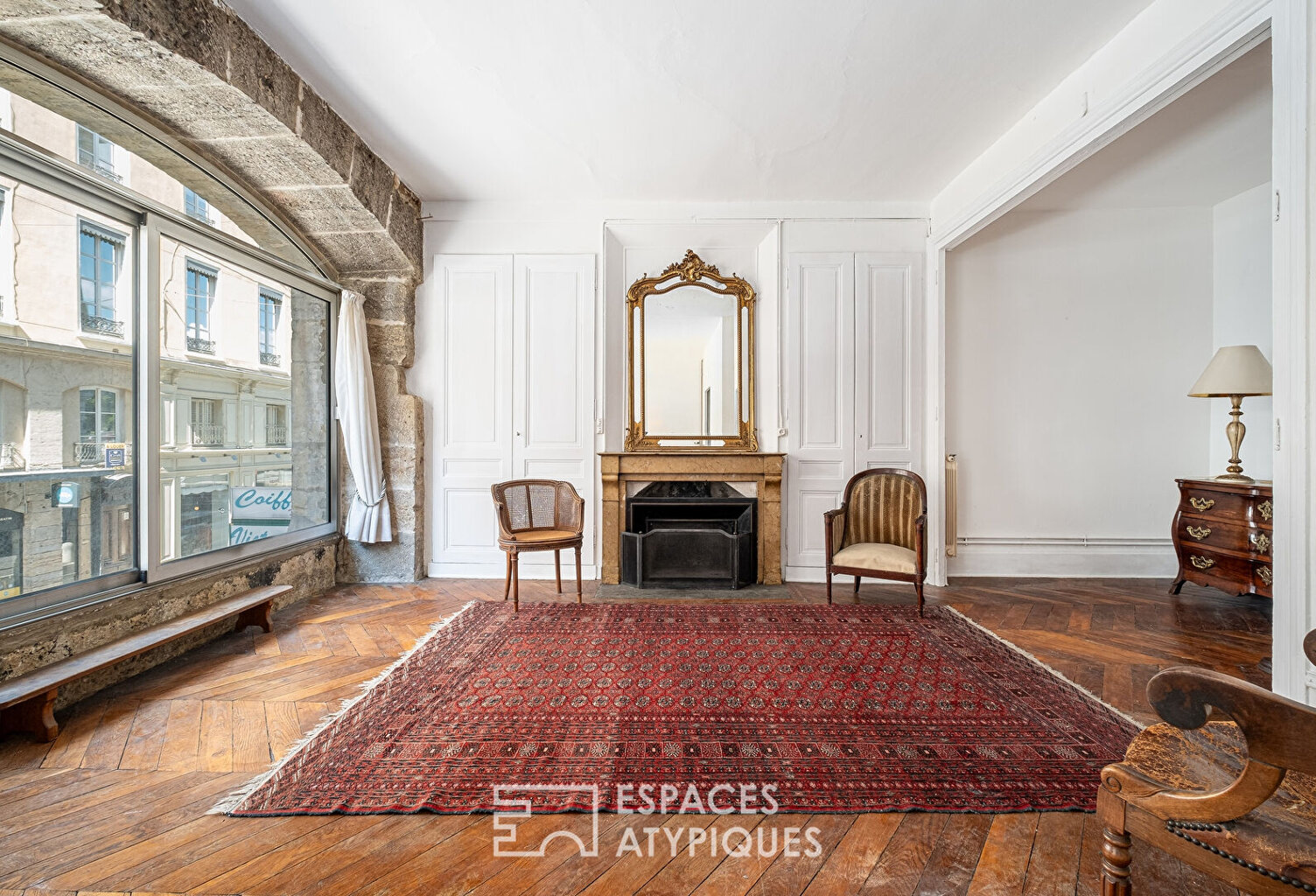 Appartement Place des Celestins — photo 1