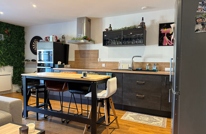 BEL APPARTEMENT T4 - CENTRE BOURG LIGUGÉ — photo 4