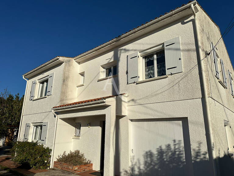 ROCHEFORT - BELLE MAISON FAMILIALE DE 167 M² - 5 CHAMBRES, DEUX GARAGES , FORT POTENTIEL ! — photo 1