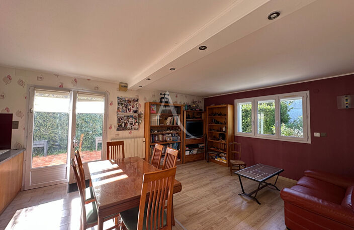 ROCHEFORT - BELLE MAISON FAMILIALE DE 167 M² - 5 CHAMBRES, DEUX GARAGES , FORT POTENTIEL ! — photo 3