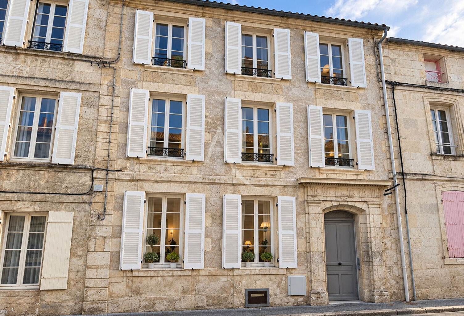 ROCHEFORT ? SUPERBE T3 DE 77,74 M² ?  PRESTATIONS HAUT DE GAMME ! — photo 1