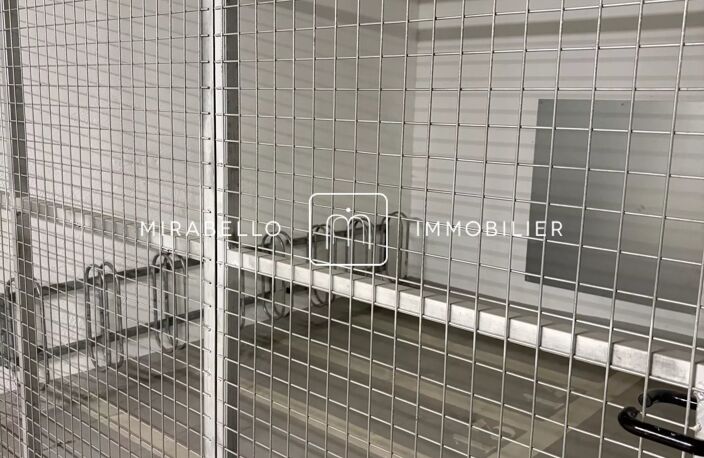 'PARKING' — photo 4
