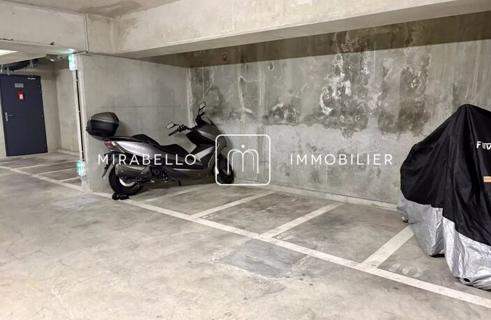 'PARKING' — photo 5