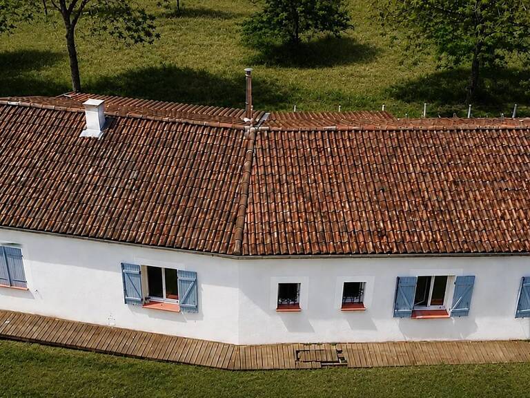 Exclusivité : Maison familiale de plain-pied avec vaste séjour de 76 m² — photo 1