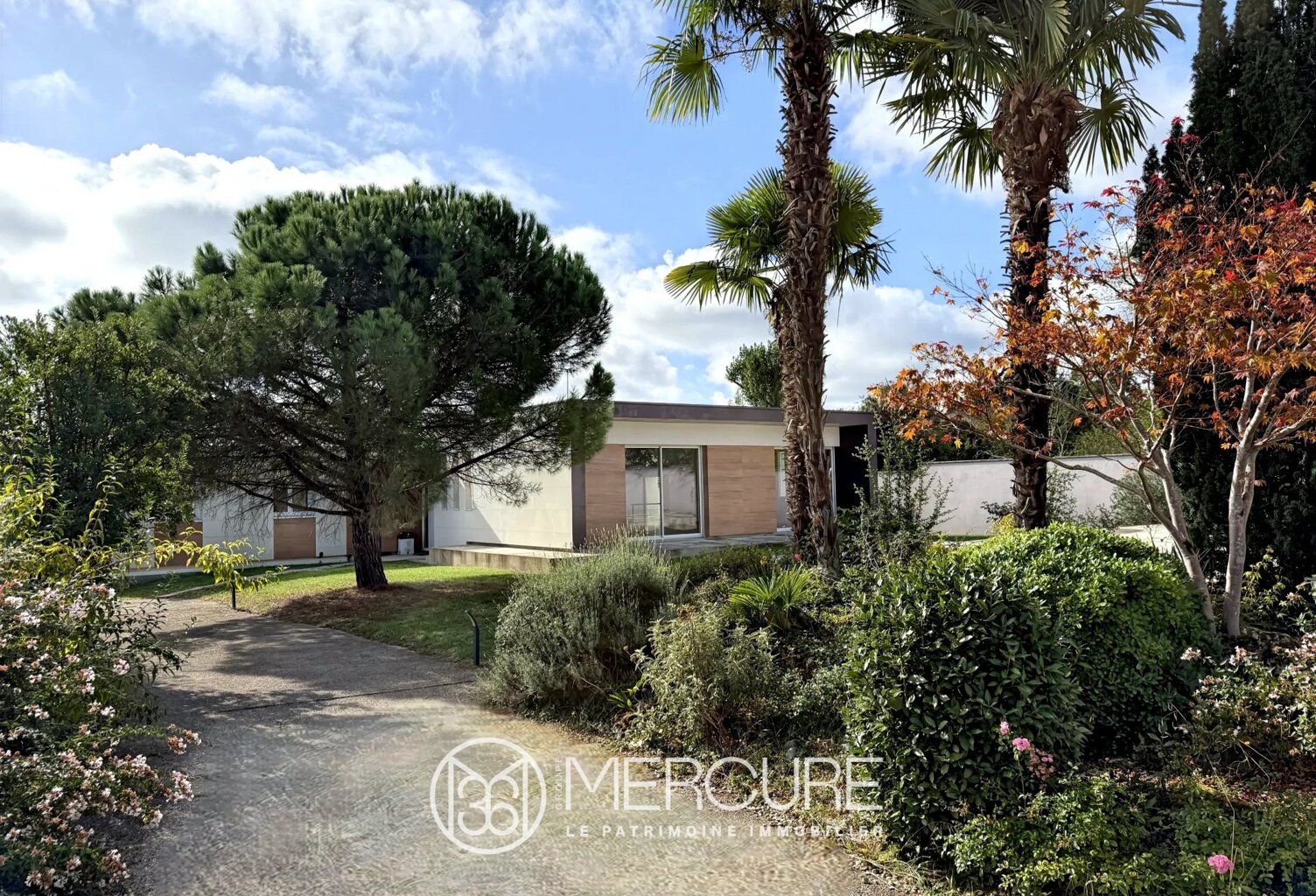 MAISON 242 M² CLIMATISÉE avec PISCINE sur 2.000 M² de JARDIN — photo 1
