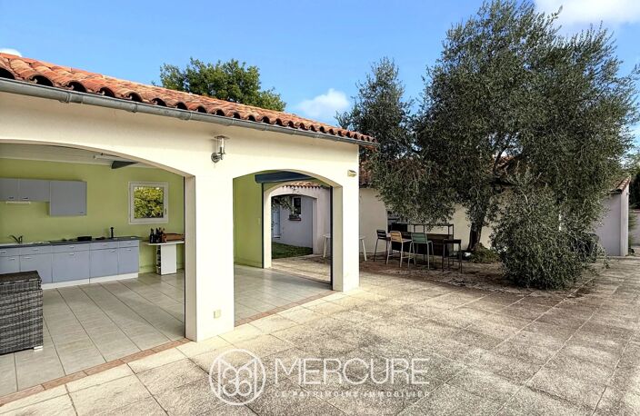 MAISON 242 M² CLIMATISÉE avec PISCINE sur 2.000 M² de JARDIN — photo 2