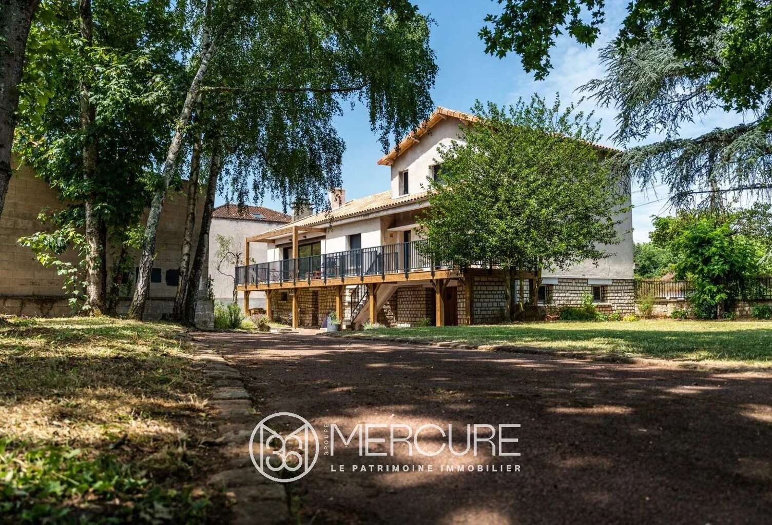 MAISON D'ARCHITECTE RÉNOVÉE DE 230 M² AVEC APPARTEMENT INDEPENDA — photo 1