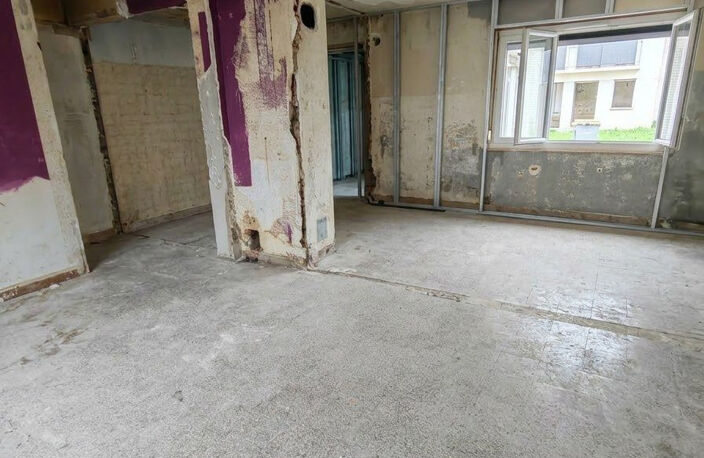 Maison avec énorme potentiel à rénover! — photo 3