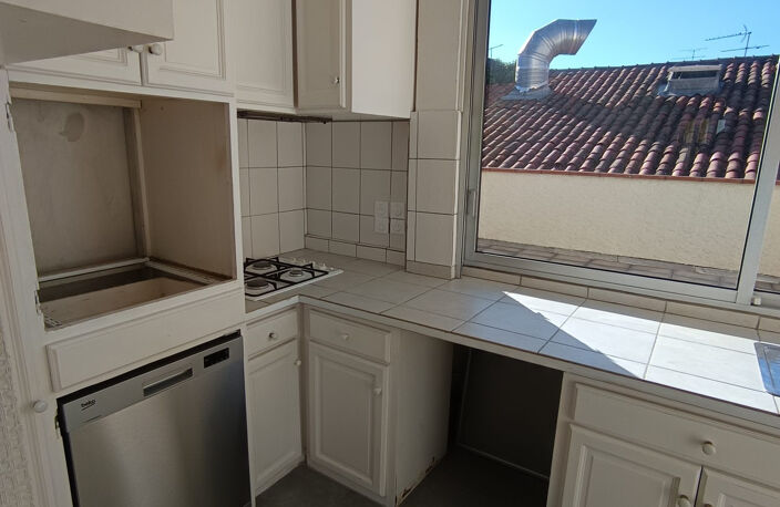 Magnifique T3 davec véranda et terrasse - CHALETS — photo 4