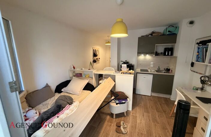 VENTE SUCCESSION STUDIO 21m² BALCON 2m² — photo 2