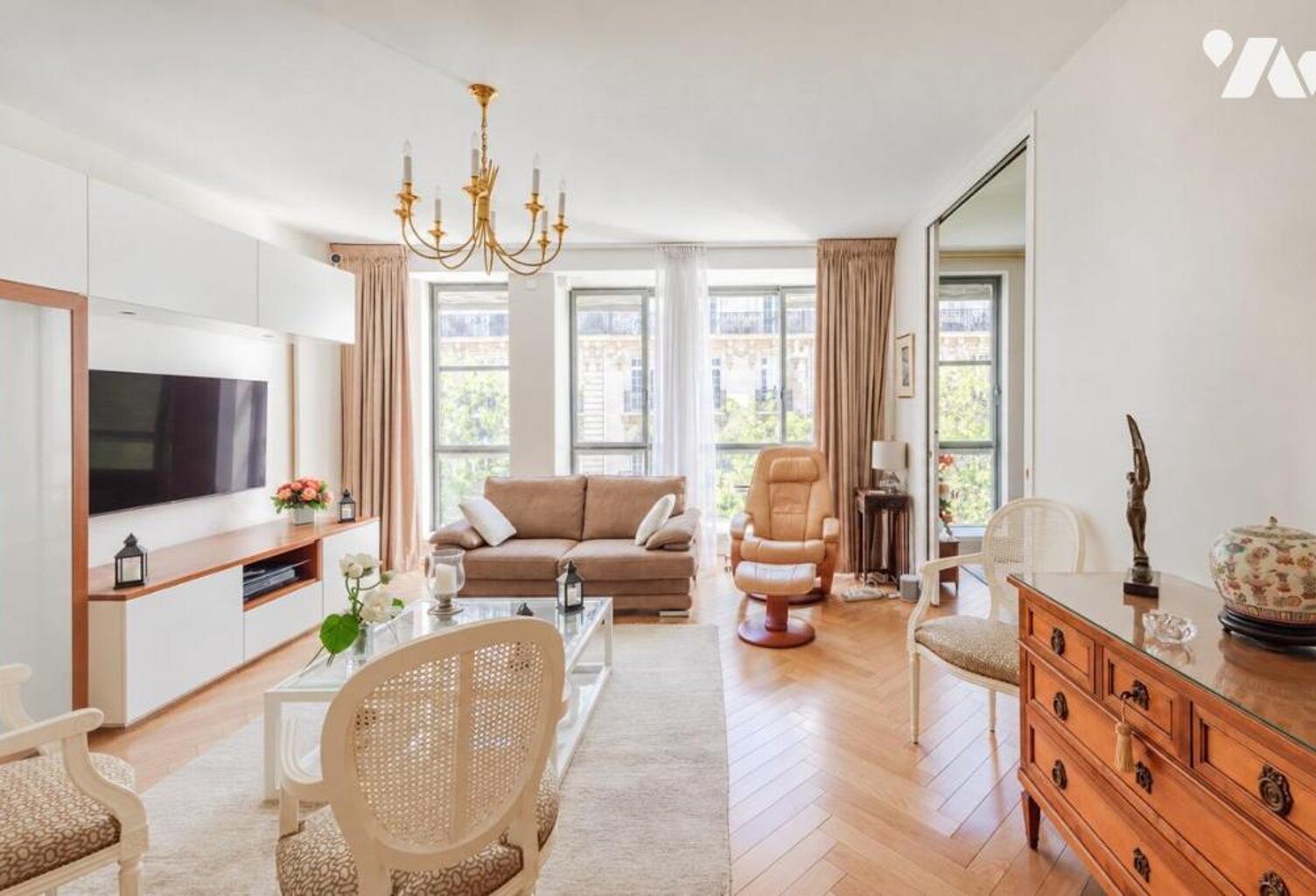 Vente appartement 2 pièces 81 m² Paris 16 (75016) — photo 1