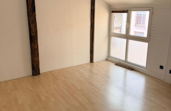 Appartement de 158 M² avec parking , chauffage au gaz , 2 sdb , à rénover , gros potentiel, possibilité garage. — photo 3