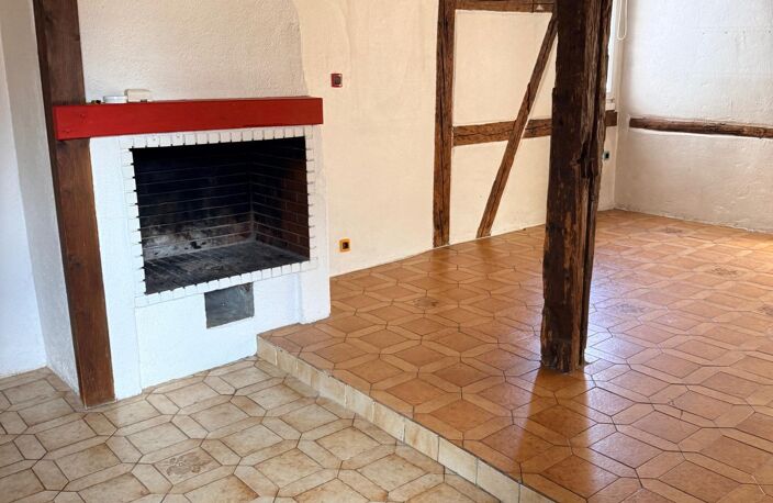 Appartement de 158 M² avec parking , chauffage au gaz , 2 sdb , à rénover , gros potentiel, possibilité garage. — photo 4