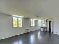 PLOUGONVELIN- APPARTEMENT AU CALME — photo 2