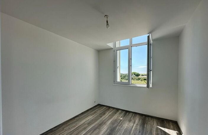 PLOUGONVELIN- APPARTEMENT AU CALME — photo 5
