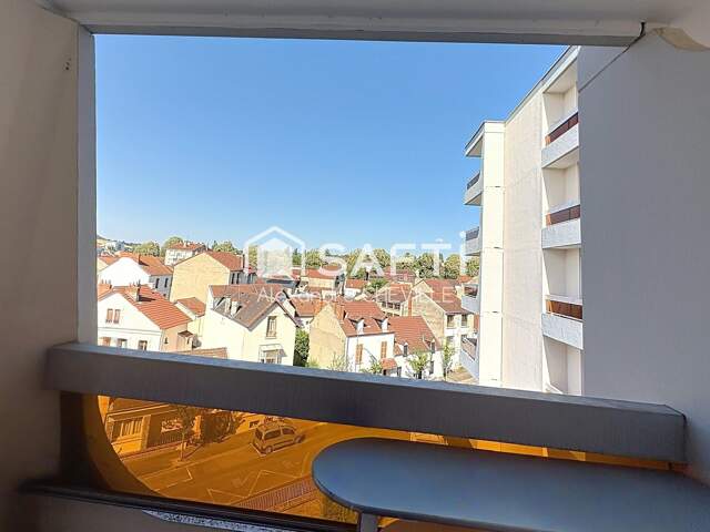 Vichy proche centre : Studio 36m² avec parking — photo du bien