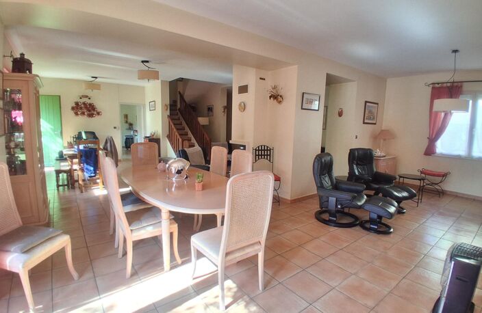 308 m² hab- 913 m² Terrain- Loft 90 m²- Piscine — photo 4