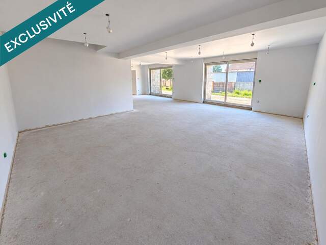 Maison familiale rénovée avec garage-atelier en plein centre-bourg — photo du bien