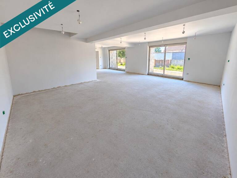 Maison familiale rénovée avec garage-atelier en plein centre-bourg — photo 1