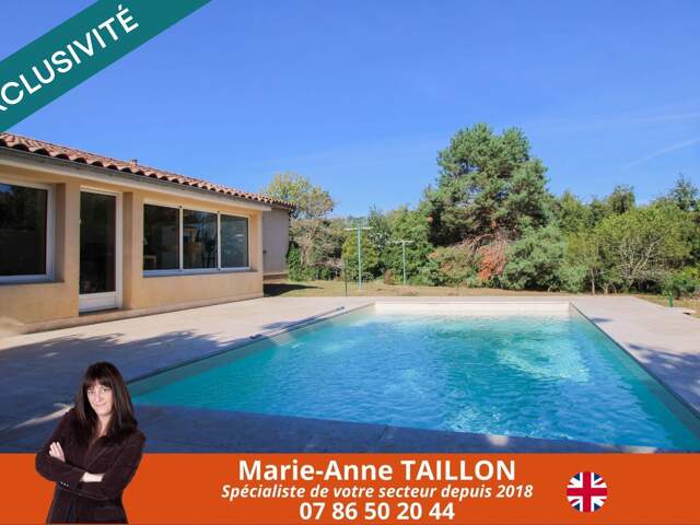 Maison de plain pied avec piscine et double garage sur 7 748 m² — photo du bien