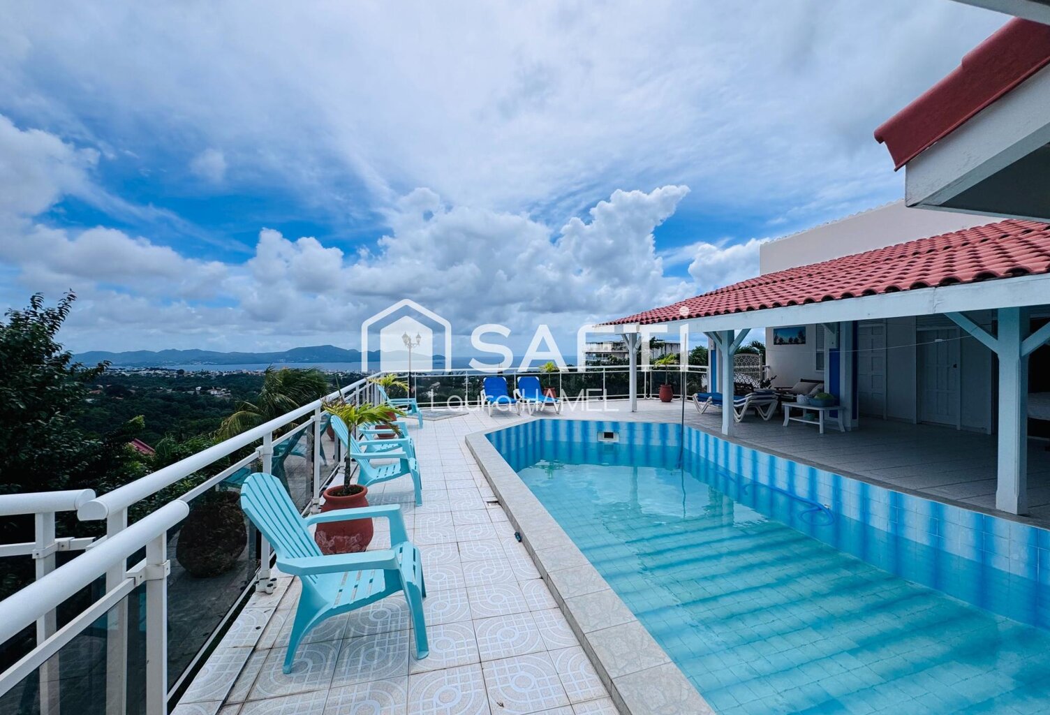 MAISON FAMILIALE T10 AVEC PISCINE, VUE MER ET LOGEMENT INDÉPENDANT — photo 1