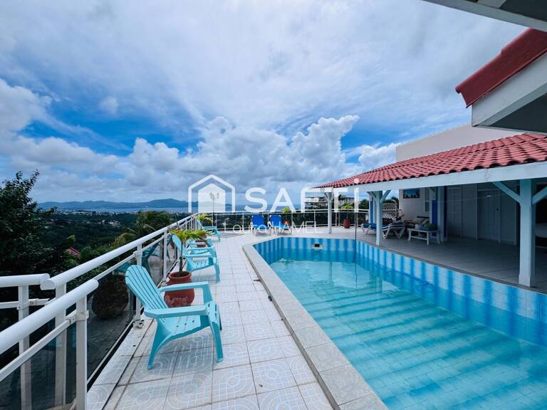 MAISON FAMILIALE T10 AVEC PISCINE, VUE MER ET LOGEMENT INDÉPENDANT — photo 1