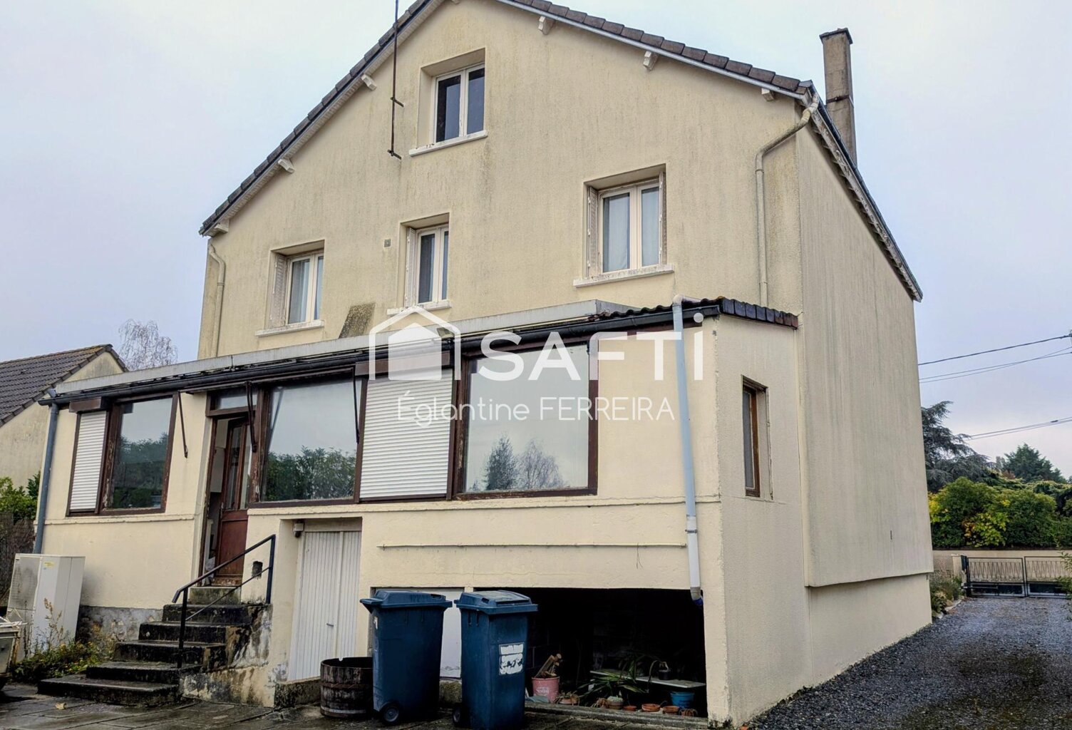 SAINT MAUR, MAISON DE 145M² HABITABLES AVEC SOUS-SOL, 2 GARAGES ET JARDIN — photo 1