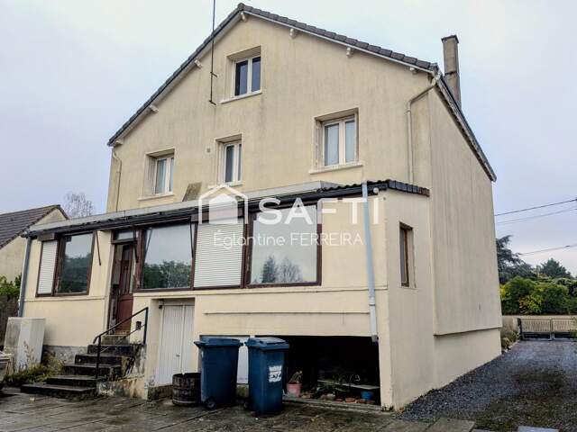 SAINT MAUR, MAISON DE 145M² HABITABLES AVEC SOUS-SOL, 2 GARAGES ET JARDIN — photo du bien