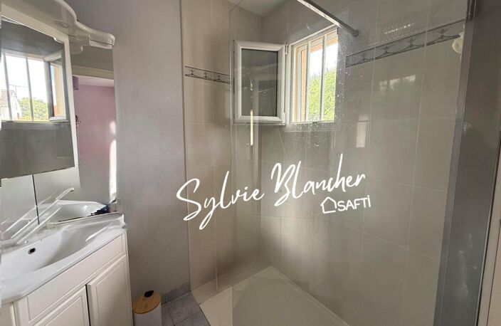 MAISON DE 171 m2 au sol (144 M2 carrez) - 5 CHAMBRES - TERRAIN DE 1500 M2 AVEC PISCINE — photo 5