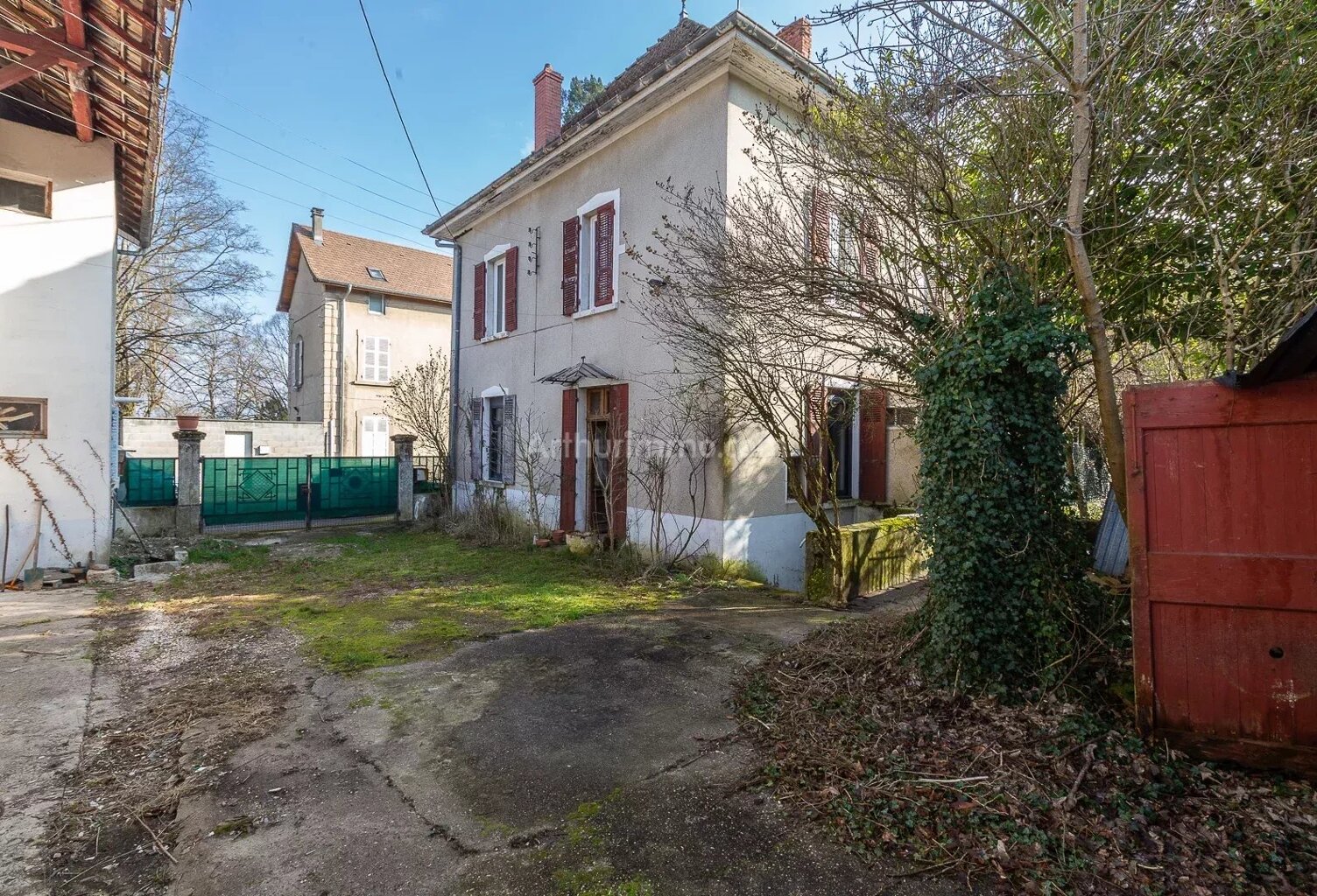 Maison à rénover - Centre Corbelin — photo 1