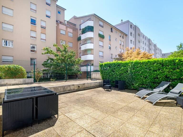 À vendre – Superbe T4 de 78 m² avec terrasse de 70 m² – Villeurbanne République — photo 1