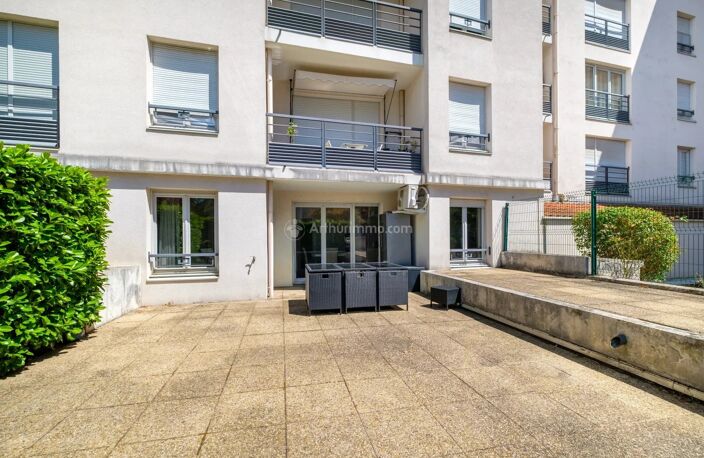 À vendre – Superbe T4 de 78 m² avec terrasse de 70 m² – Villeurbanne République — photo 2
