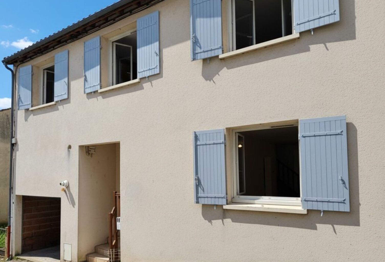 Maison de village avec garage et cour — photo 1