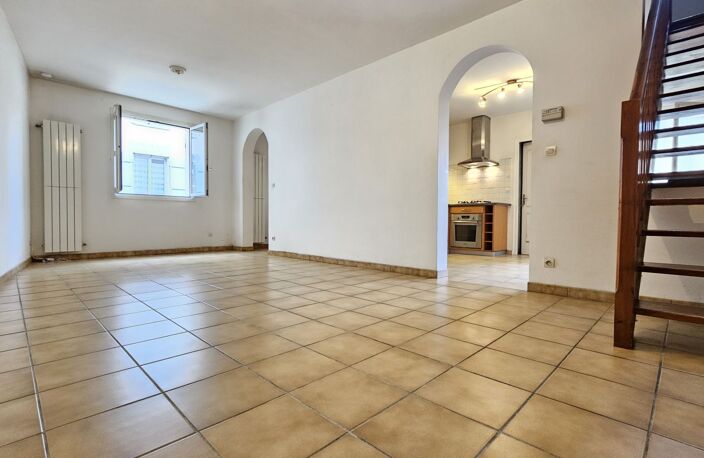 Maison de village avec garage et cour — photo 2