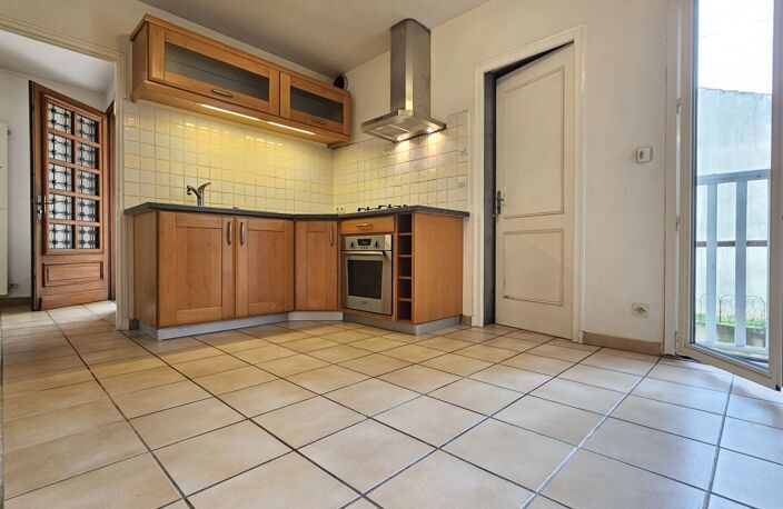 Maison de village avec garage et cour — photo 3