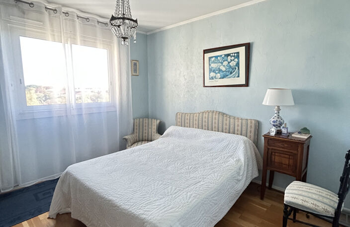 Proche Centre commercial Firmis, appartement T4 en DERNIER é — photo 4