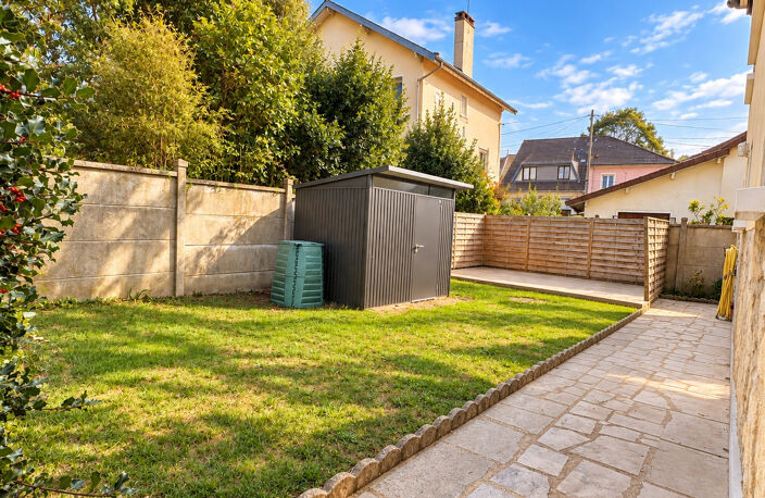 PAVILLON INDIVIDUEL AVEC JARDIN ET GRAND GARAGE — photo 2