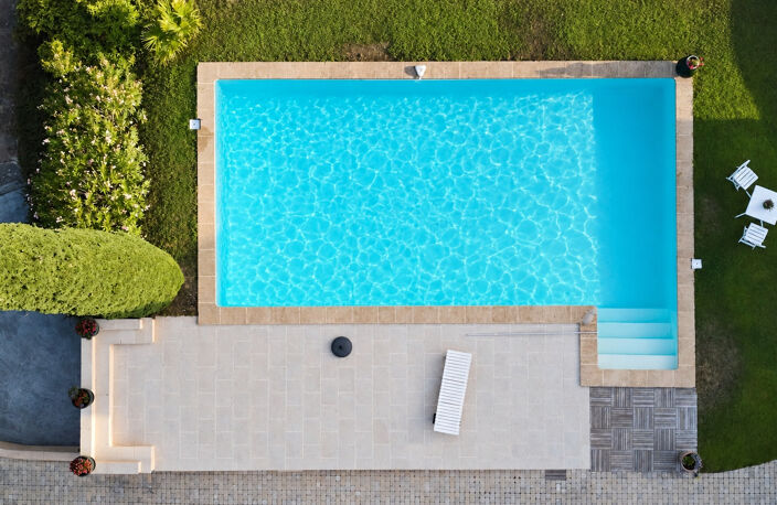 LE THOLONET PROCHE AIX - VILLA d'ARCHITECTE - PISCINE - VUE — photo 2