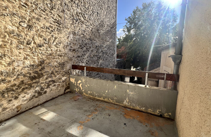 APPARTEMENT F2 AVEC GRANDE TERRASSE — photo 2