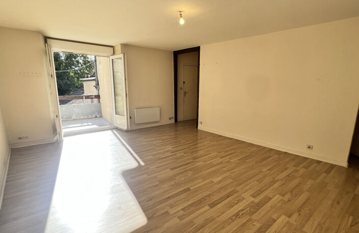 APPARTEMENT F2 AVEC GRANDE TERRASSE — photo 4